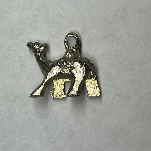 Metal Silver Tone Camel Charm for Bracelet / Necklace. Fashion Jewelry. Animals - Picture 1 of 3